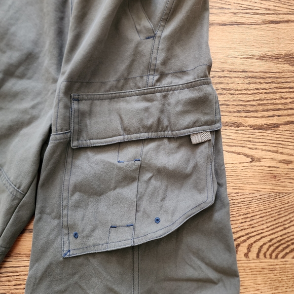 Men's Green Cargo Pockets Size 30 Waist Shorts Hiking Outdoor Casual Lightweight - Picture 4 of 5